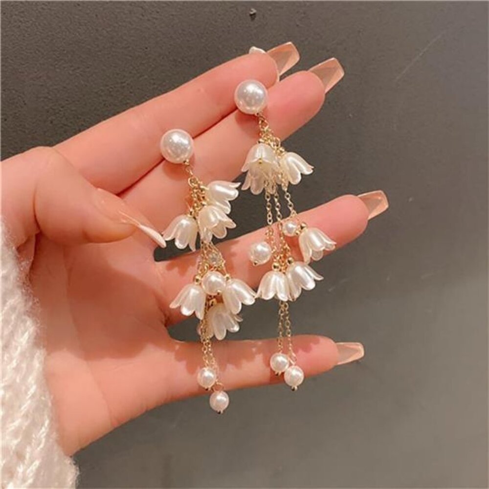 Elegant Acrylic Petal Drop Earrings with Pearl, Romantic Floral Jewelry